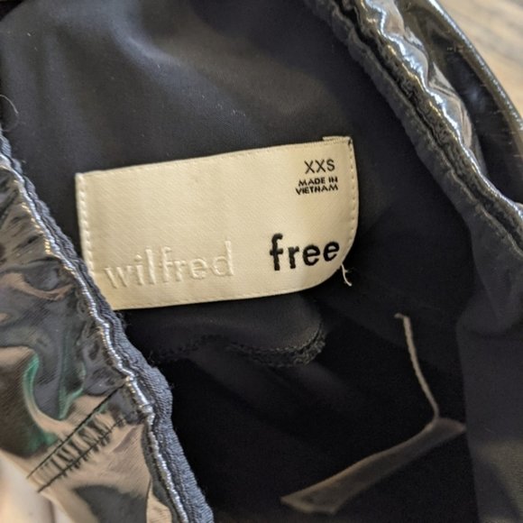 Aritzia Wilfred Daria Shiney Black Faux Leather Vegan Legging Pants - Picture 8 of 8